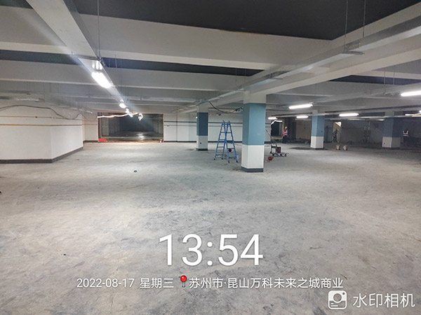 中穎工程昆山停車場劃線施工。