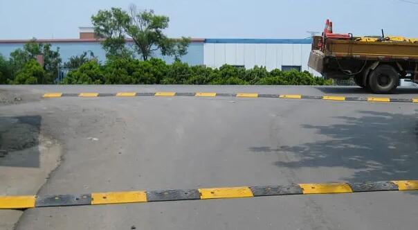 蘇州道路劃線單位分析，蘇州公路減速帶有哪幾種類型