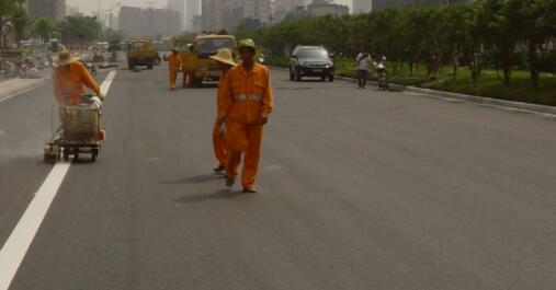 蘇州道路標(biāo)線一般是冷漆還是熱熔漆？