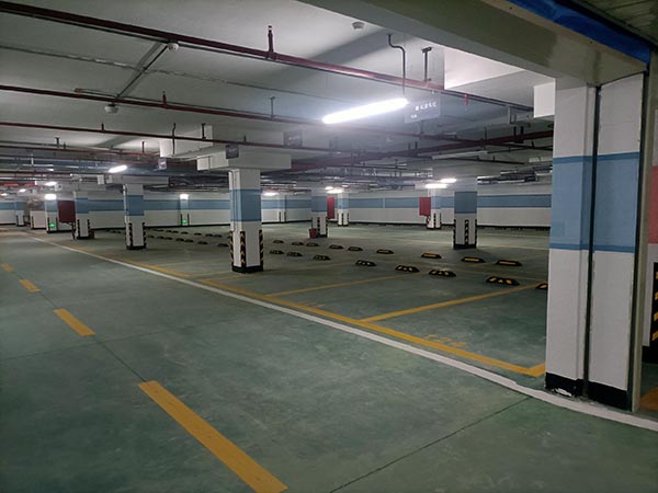 江蘇中穎停車位劃線項目施工案例圖。