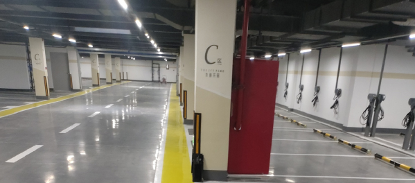 常州小區(qū)停車位劃線廠家？ 選擇江蘇中穎 