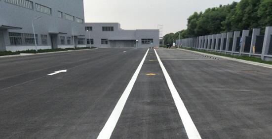 廠區(qū)道路標(biāo)線設(shè)計要求？廠區(qū)道路標(biāo)線彰顯安全與效率！