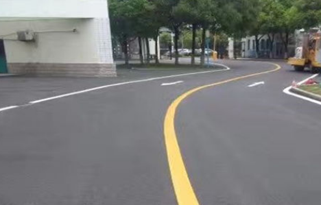 江蘇中穎定制廠區(qū)道路劃線，確保安全高效